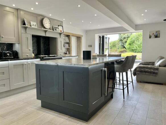 Kitchen/Breakfast Room