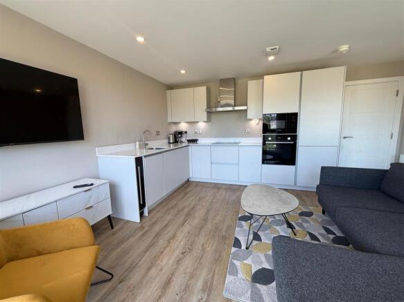 1 bed Apartment to rent Image 4