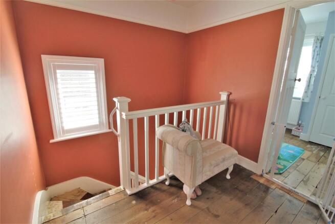 FIRST FLOOR LANDING