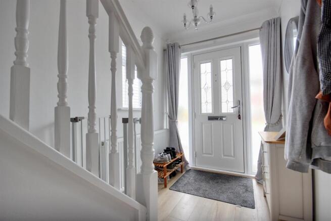 3 bed Semi-Detached for sale Image 11