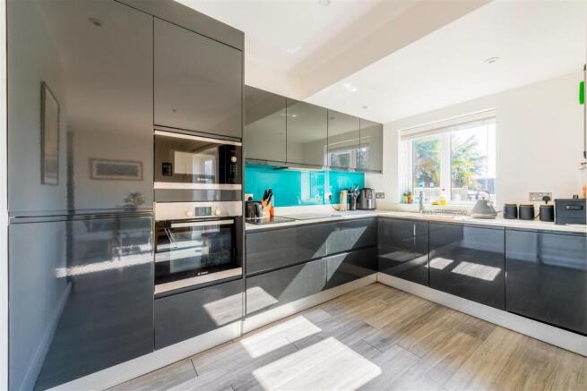 18 Maple Gardens-3.jpg