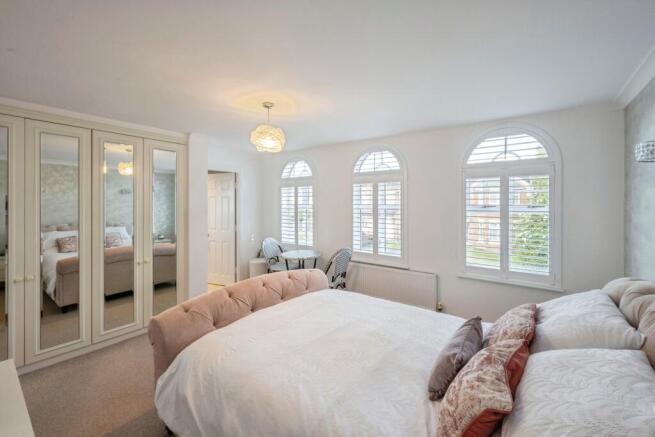 4 bed Detached for sale Image 11