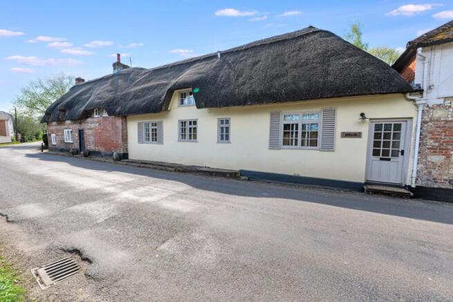 Papillon, Houghton Road, Stockbridge, SO20 6LE