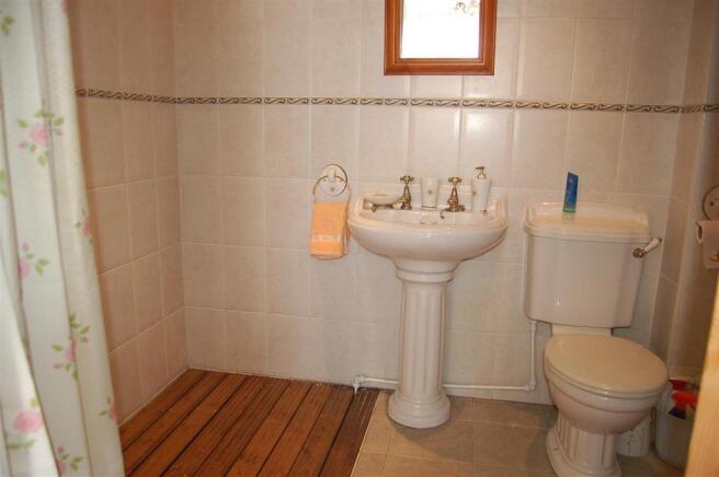 Ground Floor EnSuite