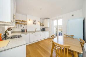 Ground Floor Flat, 53, Iveley Road, London SW4 0EN