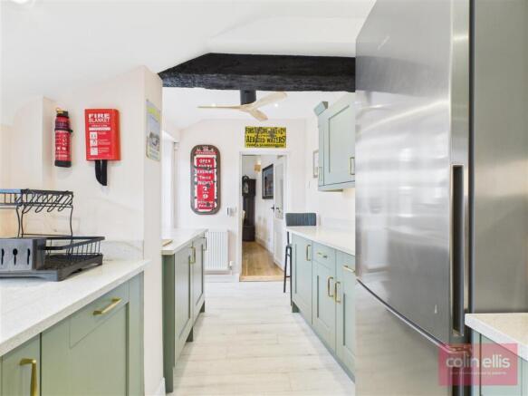 4 bed Terraced for sale Image 6