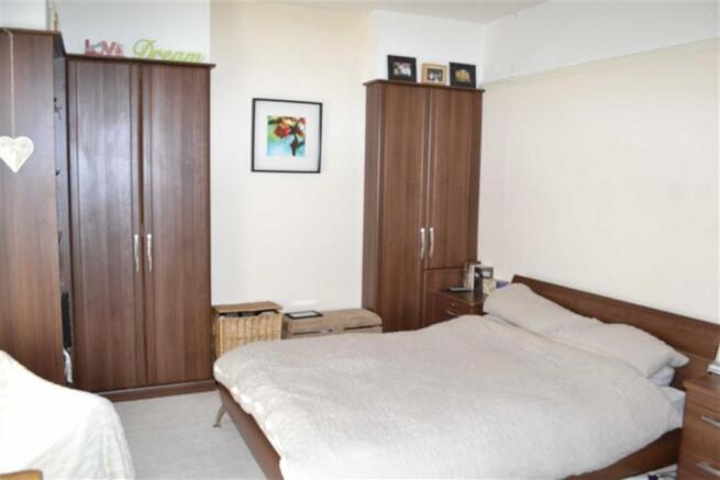 BEDROOM 1 (FRONT)