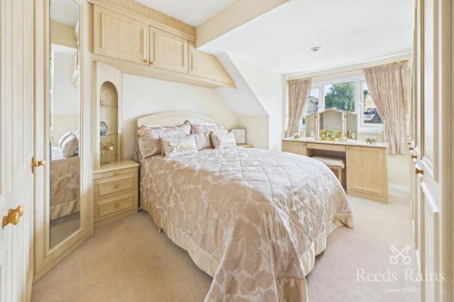4 bed Detached for sale Image 5