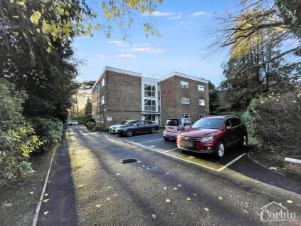 Wellington Road, Bournemouth, BH8 8