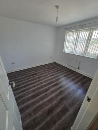 3 bed Town House to rent Image 10