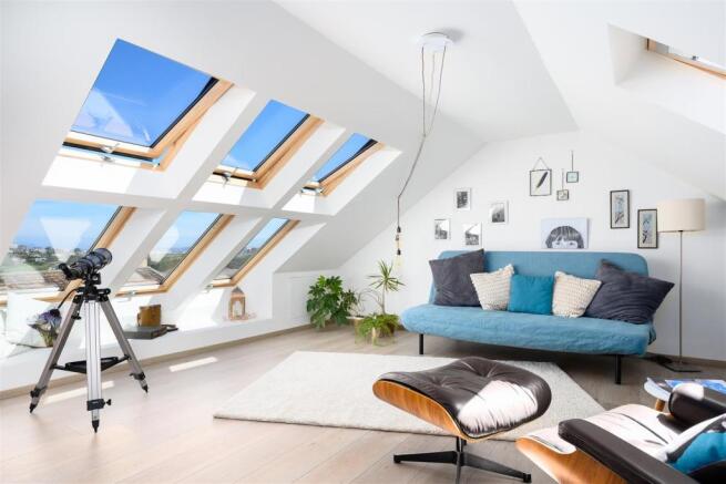 Loft Lounge/Further Bedroom