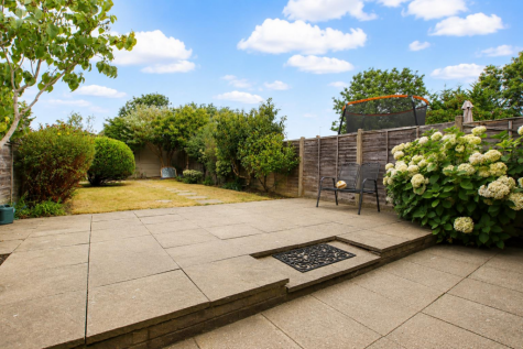 Thirston Path, Borehamwood