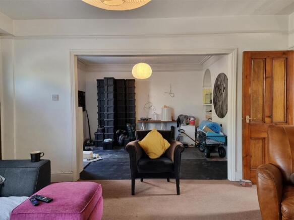 3 bed Semi-Detached for sale Image 6