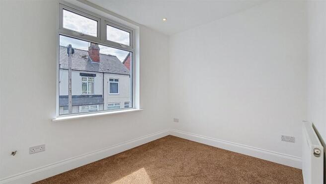 3 bed Terraced to rent Image 8