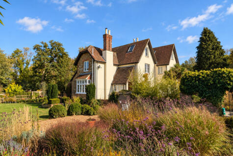 Strood Lane, Warnham, RH12