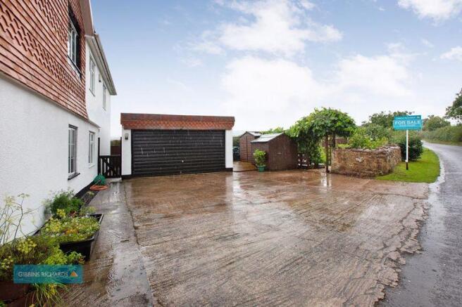 Garage/Parking