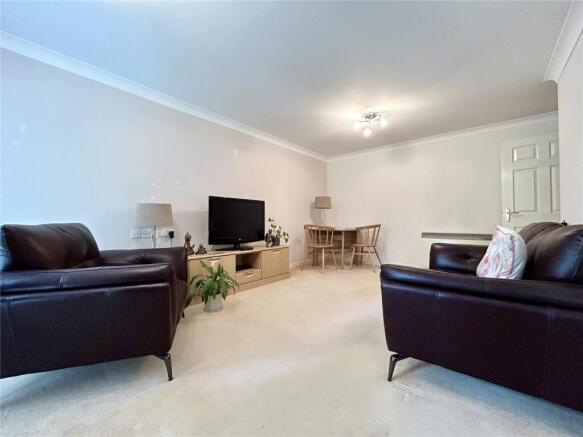 1 bed Apartment for sale Image 8
