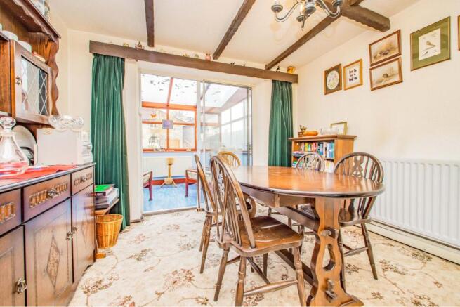 Lounge/Dining Room