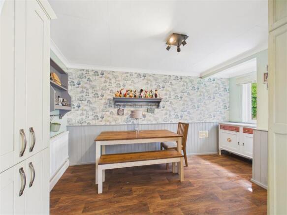 2 bed Semi-Detached for sale Image 7