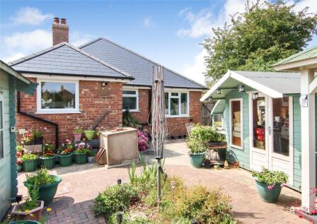 Whitaker Crescent, Pennington, Lymington, Hampshire, SO41