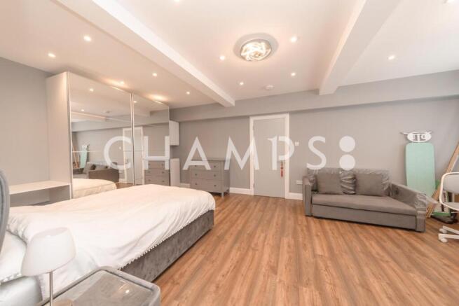 4 bed to rent, Cheyne Close, Hendon, NW4