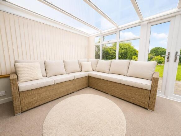 3 bed Bungalow to rent Image 8