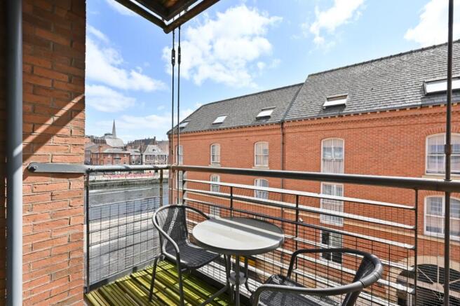 2 bed Flat for sale Image 8