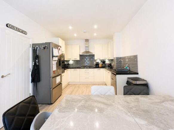 Wyatt Close - Kitchen..jpg