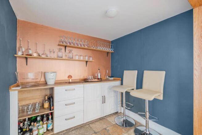 4 bed Link Detached House for sale Image 9