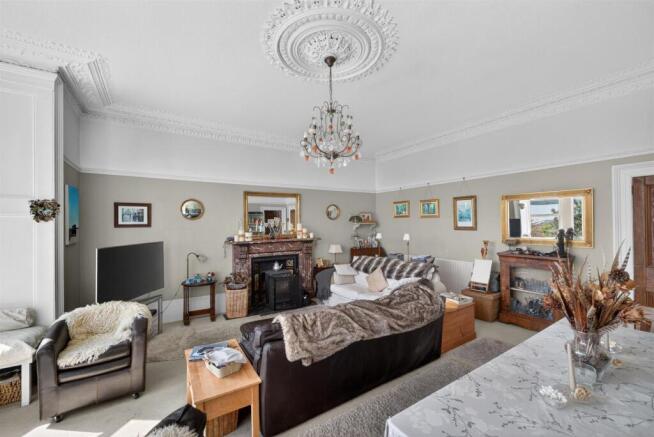 Living Room 2.jpg