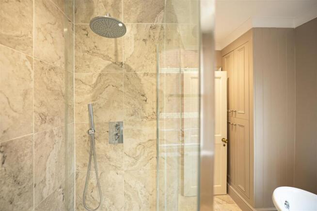 First flooe Bathroom.jpg