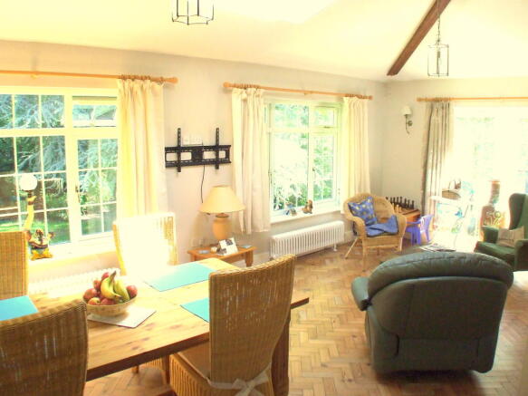 Sunny Garden Room