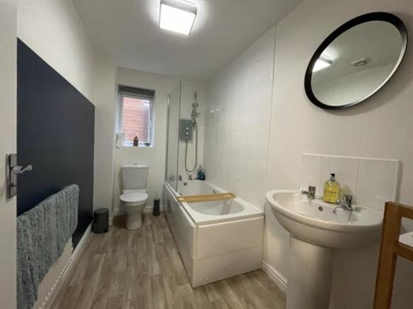 5 bed Detached to rent Image 10