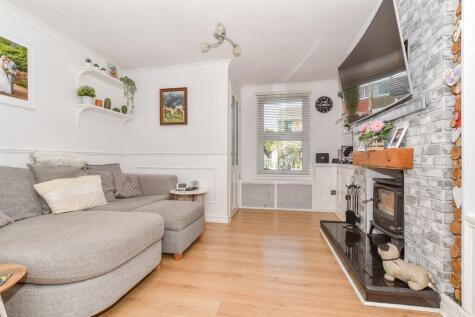 Commercial Road, Paddock Wood, Tonbridge, Kent