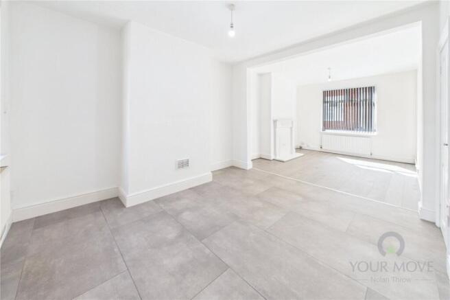 Lounge/Dining Area