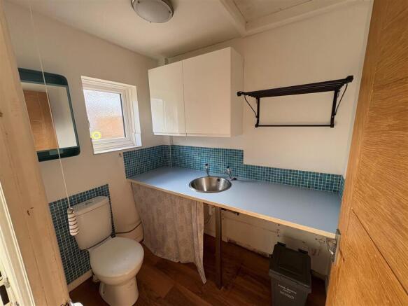 Downstairs Cloakroom.jpg