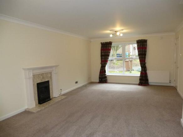 12 Stile Gardens - sitting room 2 Feb 19.JPG