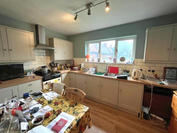 4 bed Detached for sale Image 4