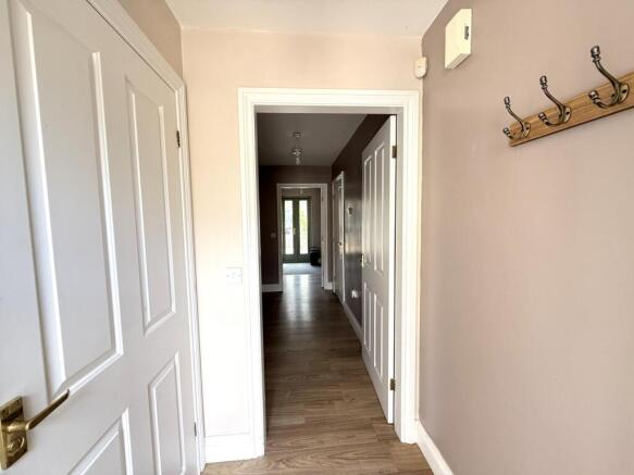 5 bed Town House for sale Image 5