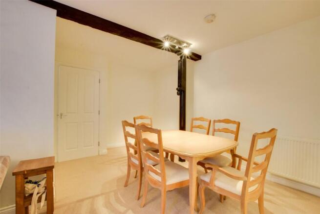 2 bed Flat for sale Image 5