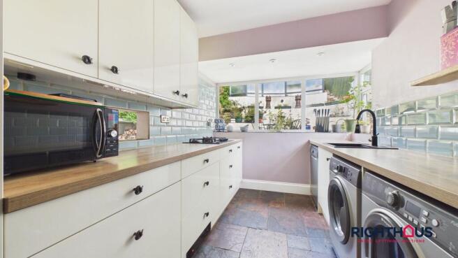 3 bed Semi-Detached for sale Image 9