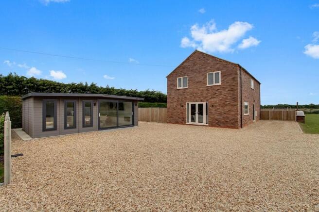 The Gales-Gym/Workshop with Annexe to First Floor