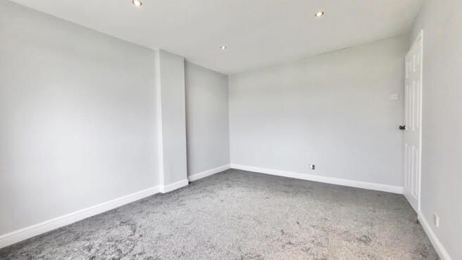 3 bed Detached to rent Image 7