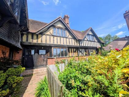 The Green, Leigh - Chain Free