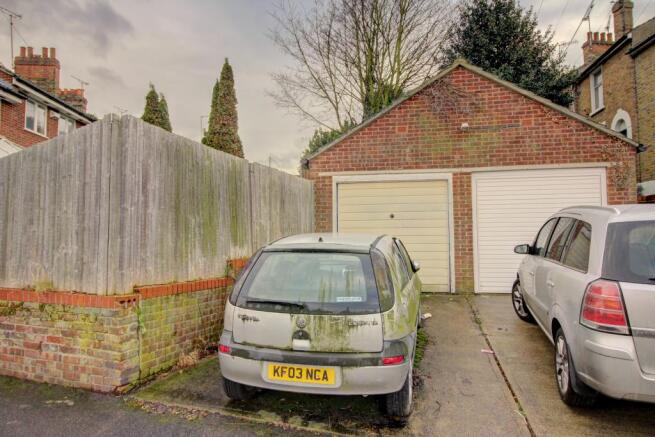 Garage & Parking