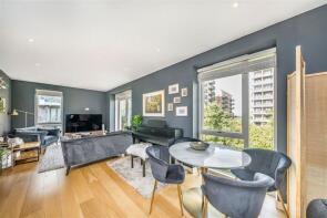 18, 8 Avonview Apartments, Monarch Square, London SW11 1AQ