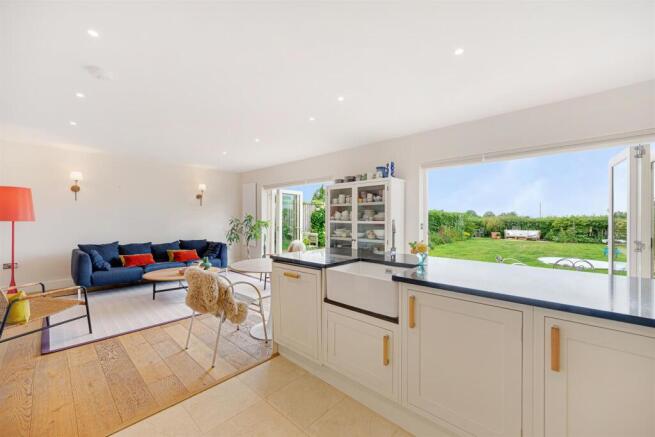 Lounge Family Room.jpg
