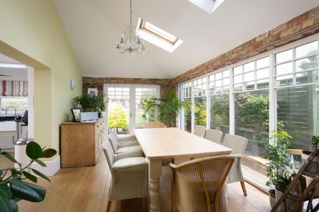 4 bed Detached for sale Image 8