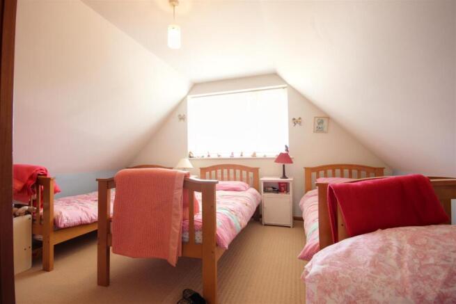 BEDROOM 4