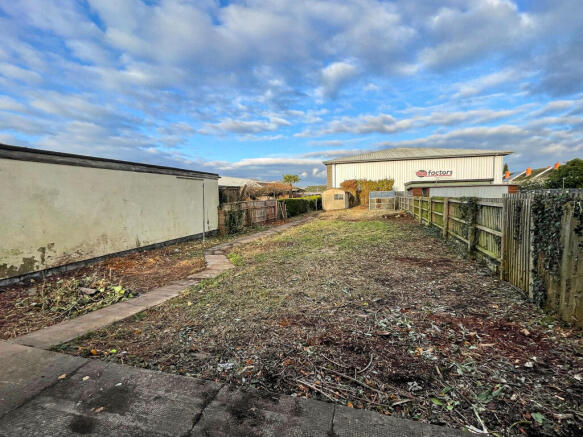 96 Newtown Road - Garden (2)